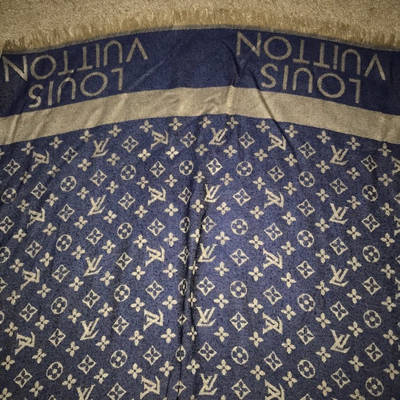Vintage LV Louis Vuitton Scarf Make an OFFER - Picture 3 of 7